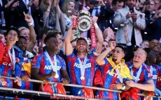 华体会hth登录入口-意甲球队罗马盾队徽的设计理念及历史